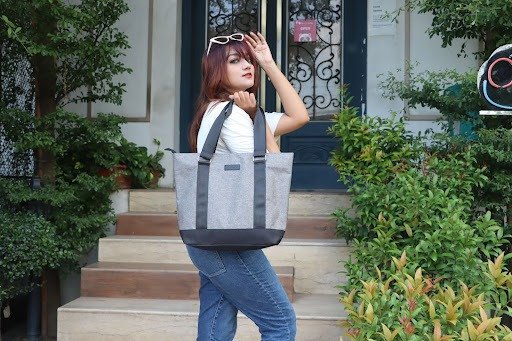 Vindeshi Classic Tote Bag - Silver